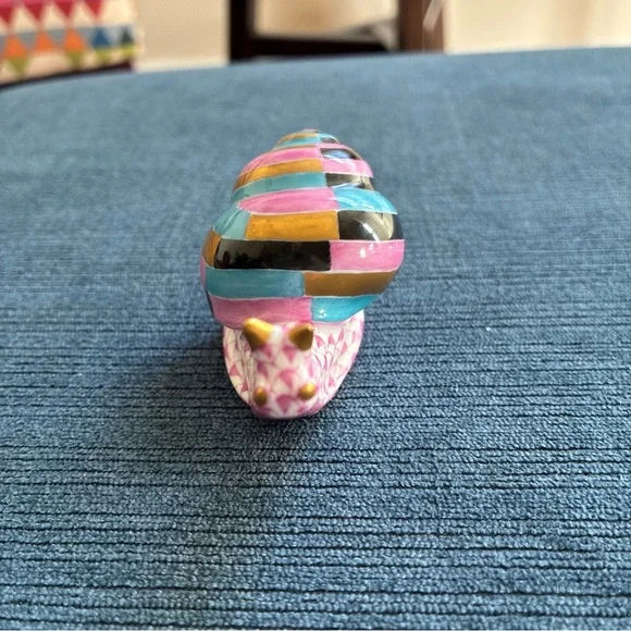 Herend lavender fishnet snail with multicolor shell 15520 - Picture 2 of 7